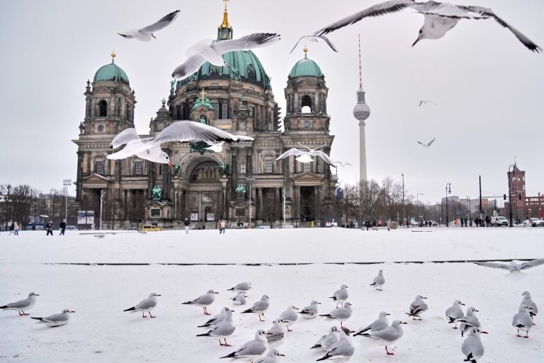 Σφοδρές-χιονοπτώσεις,-θυελλώδεις-άνεμοι,-πολικές-θερμοκρασίες-πλήττουν-την-Ευρώπη