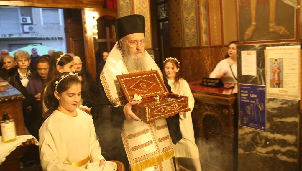 Το-ιερό-λείψανο-του-αγίου-Καλλινίκου-στην-Καλλιθέα-Αθηνών