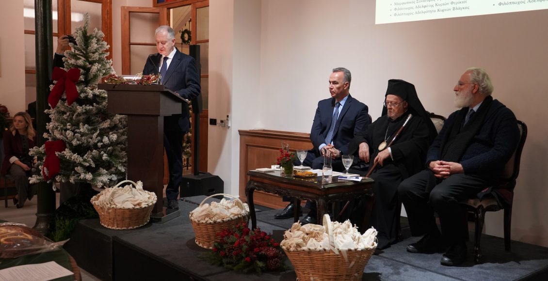 Οικουμενικός-Πατριάρχης:-“Εδώ,-στην-κοιτίδα-της-Ρωμιοσύνης,-τηρούμε-πιστά-τις-παραδόσεις-μας,-αλλά-δεν-εγκλωβιζόμαστε-στο-παρελθόν”