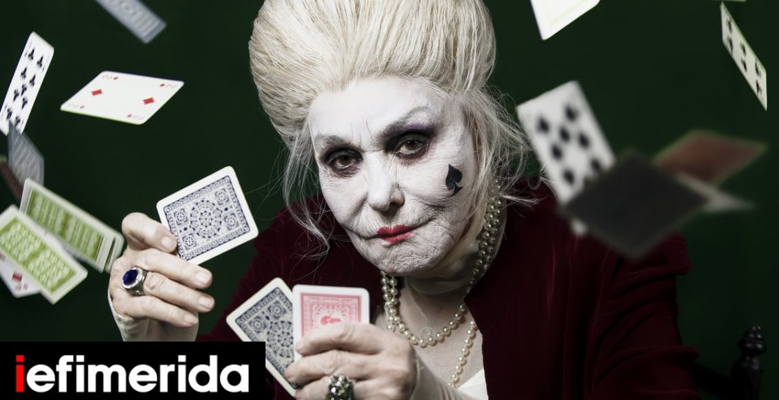 Πρώτη-φωτογράφιση-του-θιάσου-για-τη-«Ντάμα-Πίκα»-του-Πούσκιν-με-την-Μπέττυ-Αρβανίτη-στο-Θέατρο-Οδού-Κεφαλληνίας