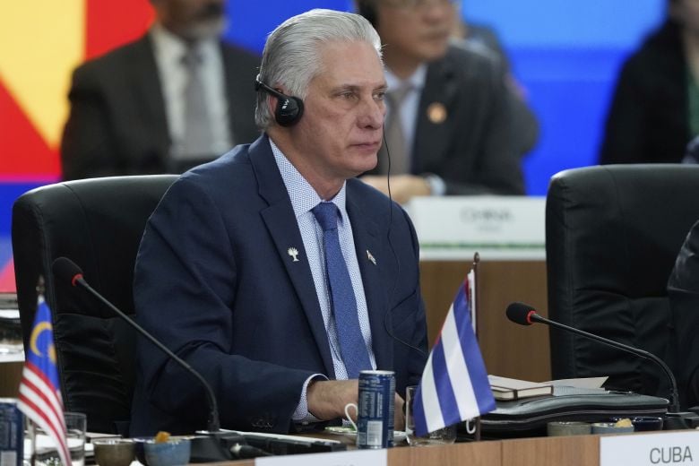 Ο-πρόεδρος-της-Κούβας-λέει-ότι-δεν-γίνονται-αυτή-τη-στιγμή-συνομιλίες-με-την-αμερικανική-κυβέρνηση