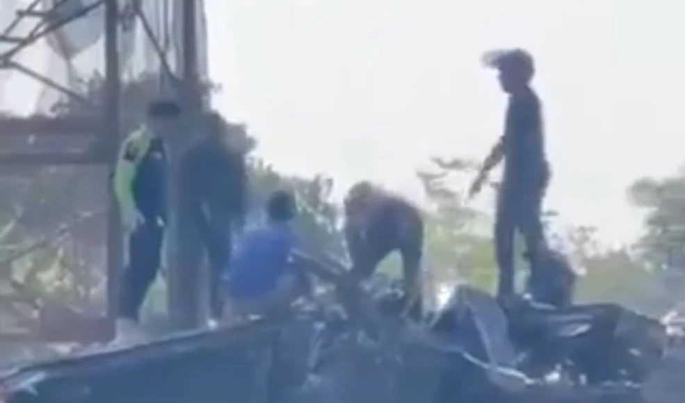 Σιδηροδρομικό-δυστύχημα-στην-Ταϊλάνδη-μετά-από-κατάρρευση-γερανού-–-22-οι-νεκροί