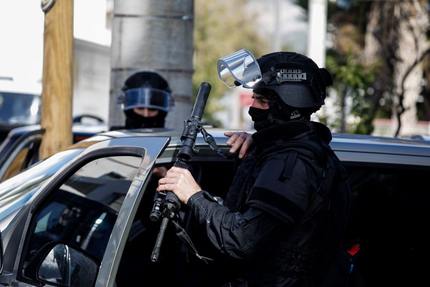 Επιχείρηση-σκούπα-με-drone-στον-Ασπρόπυργο-–-Χειροπέδες-σε-10-άτομα