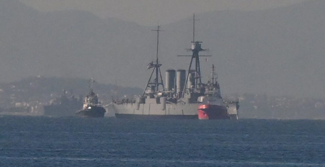 Ιστορική-ημέρα-για-το-Πολεμικό-Ναυτικό:-Στα-ελληνικά-ύδατα-πλέει-η-νέα-φρεγάτα-belharra-–-Δείτε-live-την-υποδοχή-στον-Ναύσταθμο-Σαλαμίνας