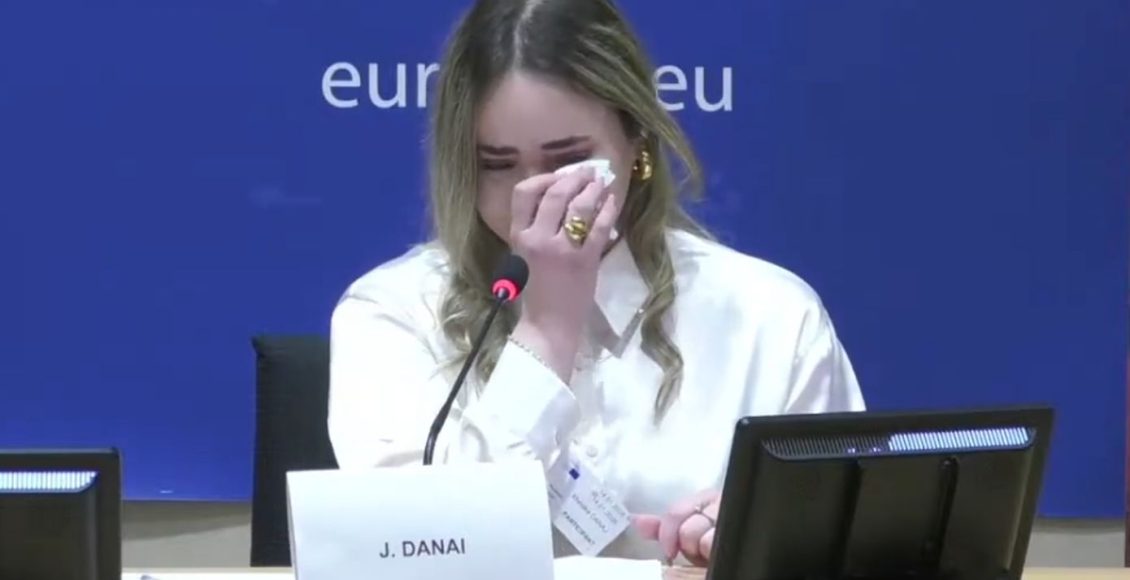 Συγκλόνισε-στο-Ευρωκοινοβούλιο-η-20χρονη-κόρη-της-γυναίκας-που-δολοφονήθηκε-με-17-μαχαιριές-στη-μέση-του-δρόμου-στο-Μενίδι