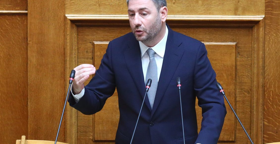 Σκληρή-κριτική-από-Ανδρουλάκη-στην-κυβέρνηση-για-σιδηρόδρομο,-μπλακ-άουτ-στο-fir-Αθηνών,-αγρότες