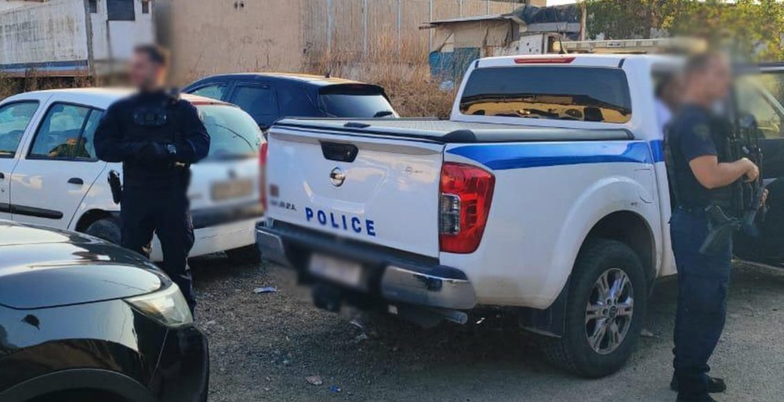 Ειδική-αστυνομική-επιχείρηση-σε-οικισμούς-στο-Μενίδι-–-Έγιναν-13-συλλήψεις-και-αφαιρέθηκαν-14-άδειες-οδήγησης