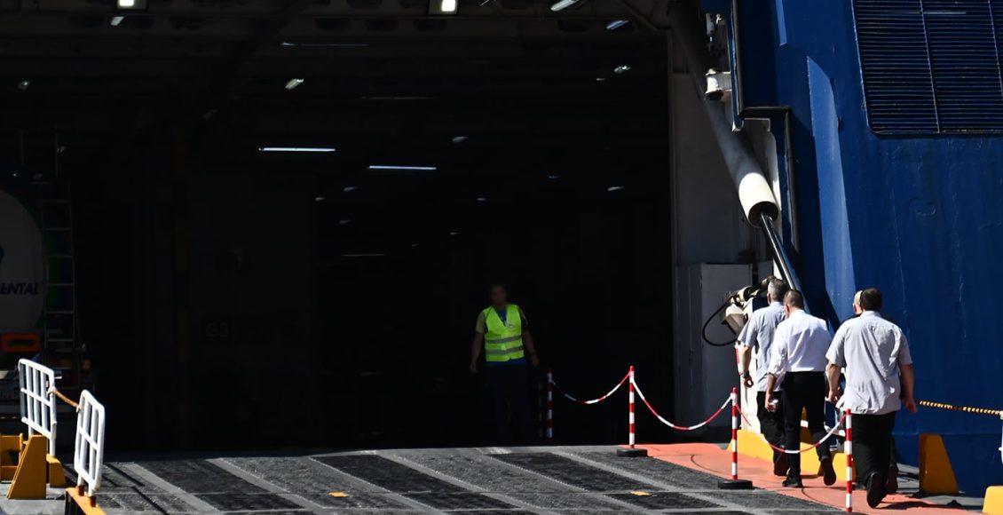 Πλοίο-έδεσε-εκτάκτως-στο-Λαύριο-επειδή-μία-επιβάτης-βρέθηκε-χωρίς-τις-αισθήσεις-μέσα-στην-καμπίνα-της