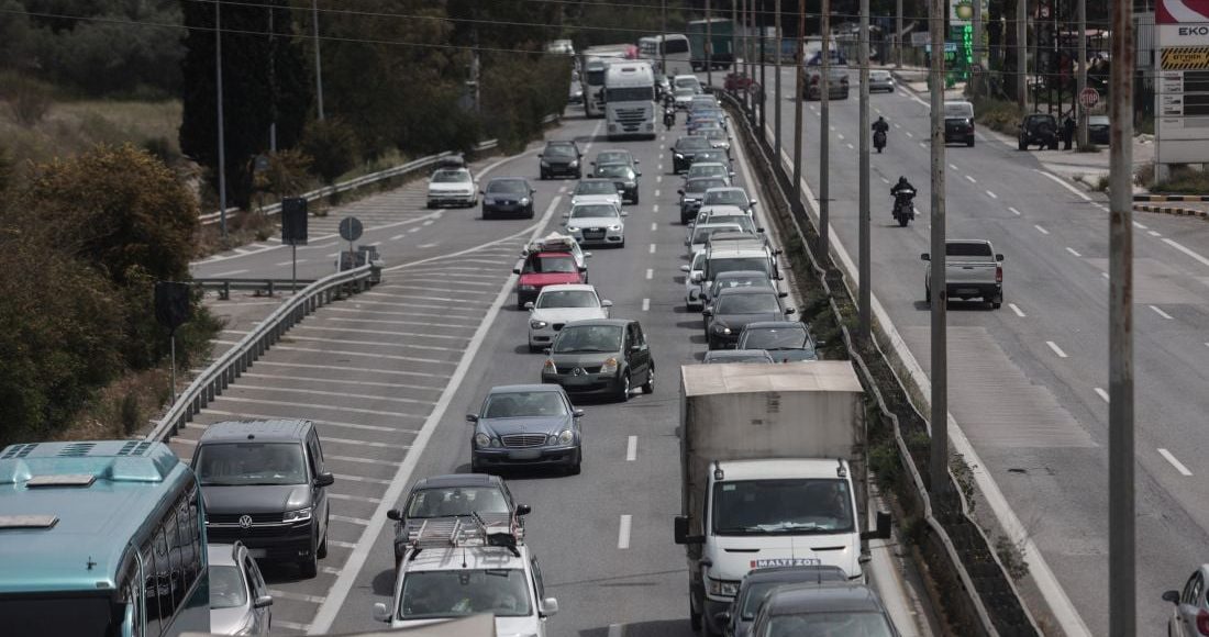 aποκαταστάθηκε-η-κυκλοφορία-των-οχημάτων-στην-Αθηνών-Κορίνθου