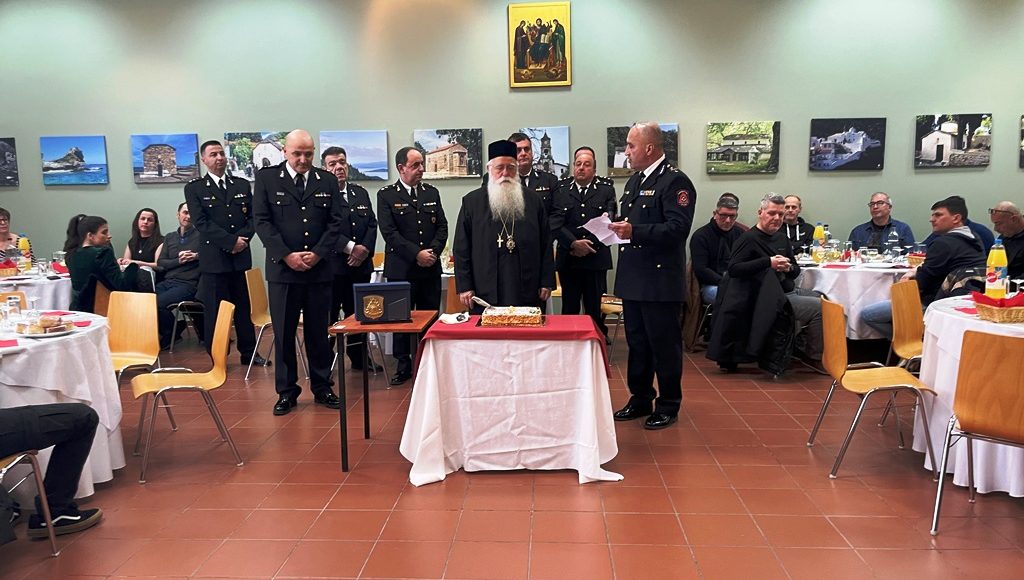 Δημητριάδος-Ιγνάτιος-προς-πυροσβέστες:-«Ένα-μεγάλο-ευχαριστώ-για-την-προσφορά-σας»