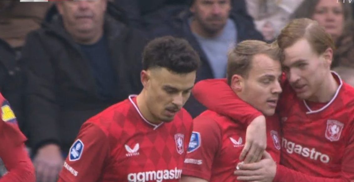 eredivisie:-Διακοπή-στο-Χεράκλες-–-Τβέντε,-ποδοσφαιριστής-τσακώθηκε-με-ball-boy