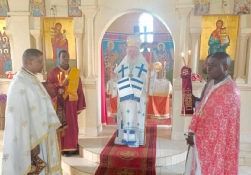 Ο-Επίσκοπος-Πολυστύλου-Σωφρόνιος-στον-Μητροπολιτικό-Ναό-Μπουκόμπας