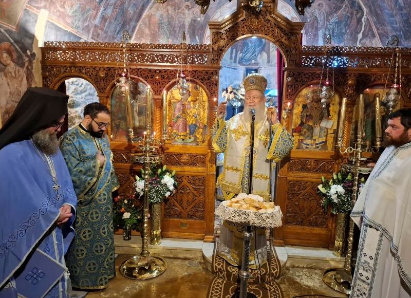 Ο-Μητροπολίτης-Χαλκίδος-στην-Ιερά-Μονή-Αγίου-Νικολάου-Άνω-Βάθειας