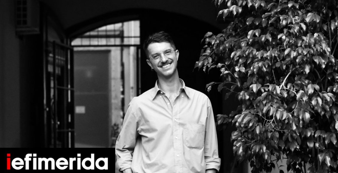 Λατρόνικο:-Ο-συγγραφέας-που-έγινε-φαινόμενο-ακτινογραφώντας-τη-γενιά-του-instagram-Έρχεται-Ελλάδα-και-μας-μιλάει