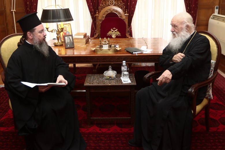 Ο-Μητροπολίτης-Αιτωλίας-και-Ακαρνανίας-στον-Αρχιεπίσκοπο-Ιερώνυμο