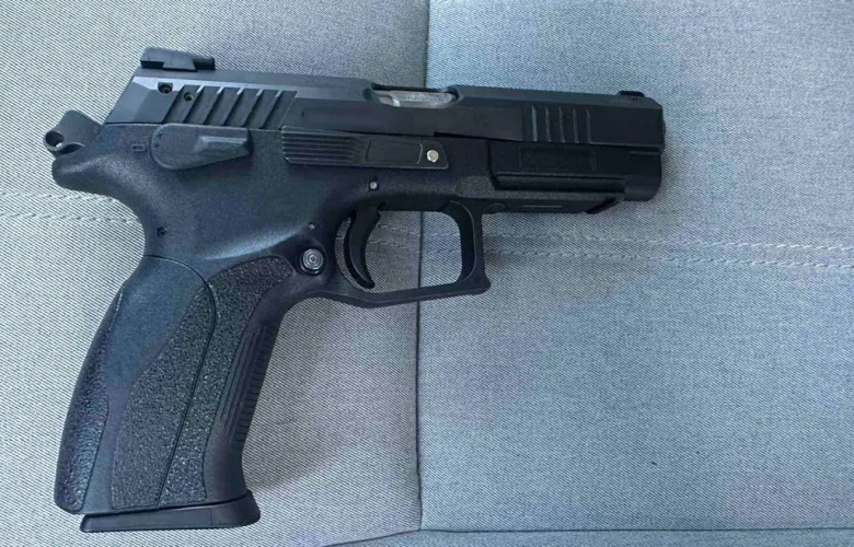 Σοκ-στην-Ζάκυνθο:-Βρέθηκε-14χρονος-μαθητής-με-πιστόλι-στη-σχολική-τσάντα