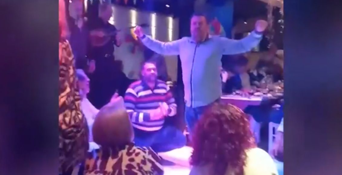 Δολοφονία-στο-Αγρίνιο:-Ο-κοινοτάρχης,-η-σύζυγός-του-και-ο-δράστης-γλεντούσαν-μαζί,-λίγο-καιρό-πριν-το-έγκλημα-–-Δείτε-βίντεο