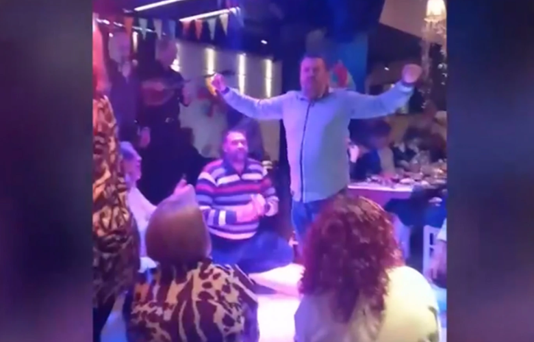 Έγκλημα-στο-Αγρίνιο:-Ο-κοινοτάρχης,-η-σύζυγός-του-και-ο-δράστης-γλεντούσαν-μαζί,-λίγο-καιρό-πριν-τη-δολοφονία-–-Δείτε-βίντεο