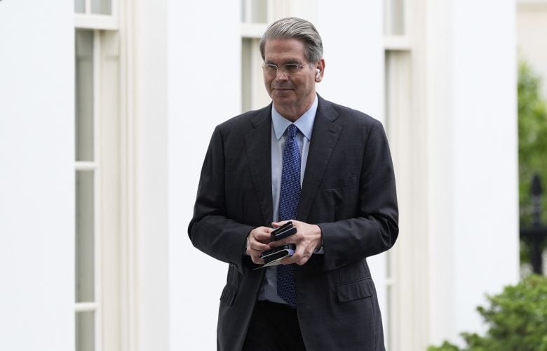 Ο-Μπέσεντ-συμβουλεύει-τους-Ευρωπαίους:-«Πάρτε-βαθειά-αναπνοή.-Μην-βγάζετε-αυτό-το-αντανακλαστικό-της-οργής»-για-τη-Γροιλανδία