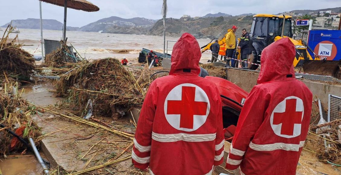 Ελληνικός-Ερυθρός-Σταυρός:-10-βασικές-συμβουλές-προστασίας-κατά-τη-διάρκεια-σφοδρής-καταιγίδας-με-πλημμυρικά-φαινόμενα