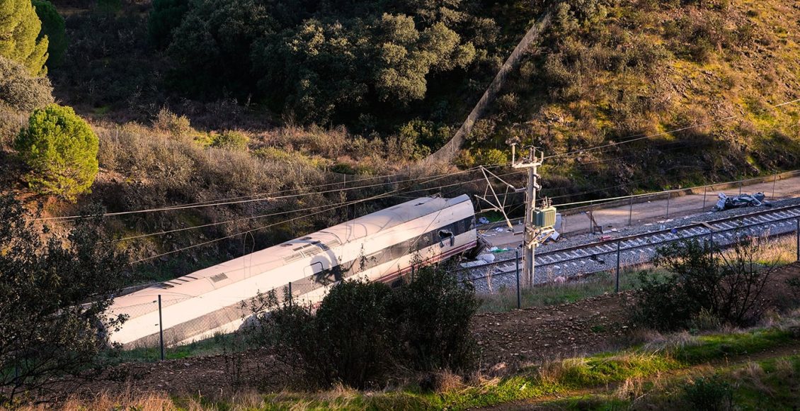 Τραγωδία-χωρίς-τέλος-στην-Ισπανία:-Στους-45-οι-νεκροί-από-τη-σύγκρουση-τρένων-στο-Αδαμούθ
