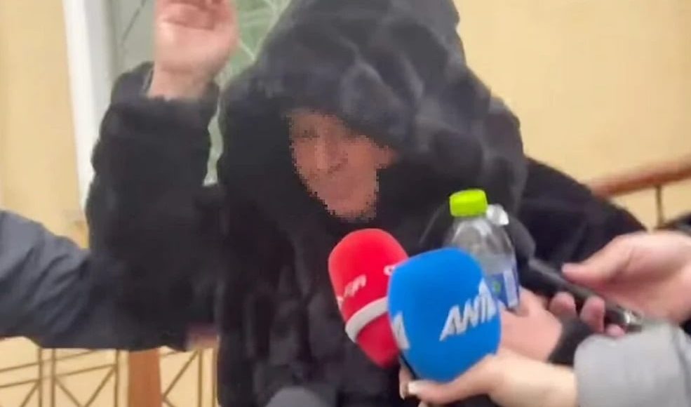 Σε-αναστολή-άσκησης-καθηκόντων-η-διευθύντρια-του-Γυμνασίου-Σερρών-που-φίμωσε-μαθητή-–-ΕΔΕ-για-όλους-τους-εμπλεκόμενους