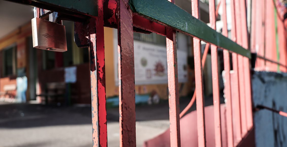 Τρόμος-σε-ΕΠΑΛ-της-Γλυφάδας:-Μαθητής-εμφανίστηκε-στο-σχολείο-με-τρία-μαχαίρια-και-κόφτη