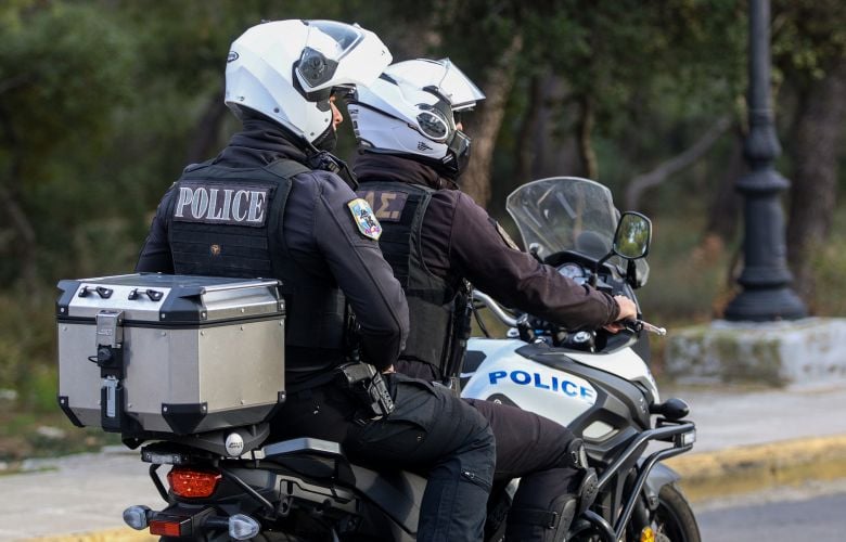 Συνελήφθη-μετά-από-καταδίωξη-στο-Χαϊδάρι-20χρονος-που-είχε-στην-κατοχή-του-πιστόλι