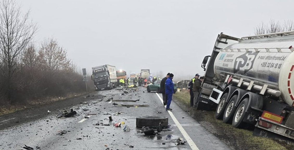 Ταυτοποιήθηκαν-οι-σοροί-των-επτά-νεκρών-οπαδών-του-ΠΑΟΚ-στο-τροχαίο-στη-Ρουμανία-–-«Το-τιμόνι-δεν-μπορεί-να-μπλόκαρε,-γιατί-ενεργοποιήθηκε-το-φλας»