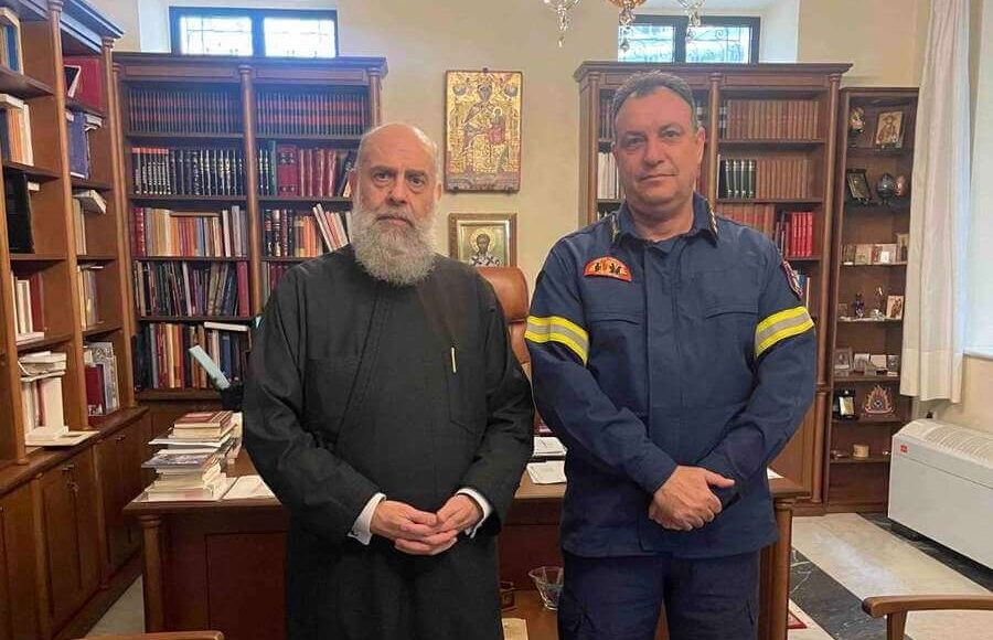 Εθιμοτυπική-επίσκεψη-του-νέου-Διοικητή-Πυροσβεστικών-Υπηρεσιών-στον-Θεσσαλιώτιδος-Τιμόθεο