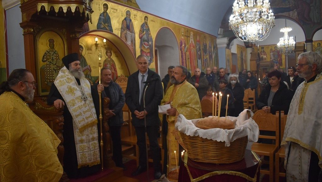 Εσπερινός-Τριών-Ιεραρχών-στο-Μαυροβούνι-Γυθείου
