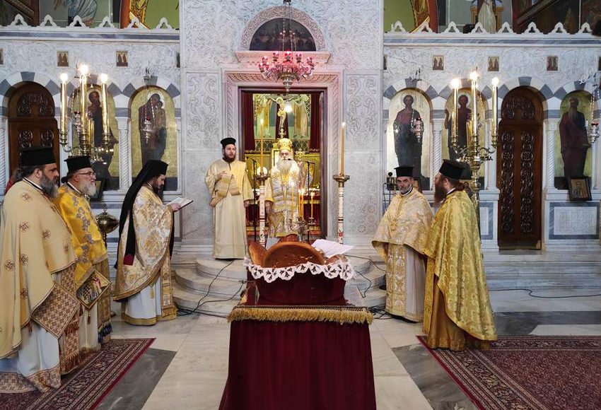 Η-εορτή-των-Τριών-Ιεραρχών-στην-Μητρόπολη-Κορίνθου