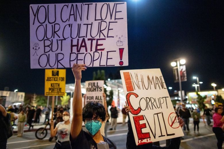 Χιλιάδες-άνθρωποι-διαδήλωσαν-στις-ΗΠΑ-κατά-των-ομοσπονδιακών-πρακτόρων-της-Μινεσότα