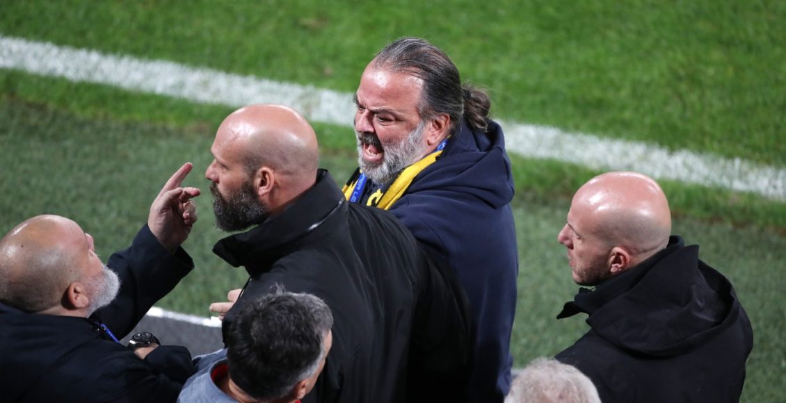 Καταγγέλλει-Ηλιόπουλο-ο-Ολυμπιακός:-Επιτέθηκε-λεκτικά-στον-Μεντιλίμπαρ,-επίθεση-και-στην-αποστολή-μας,-δεν-υπήρχαν-αστυνομικοί-για-τον-διαιτητή