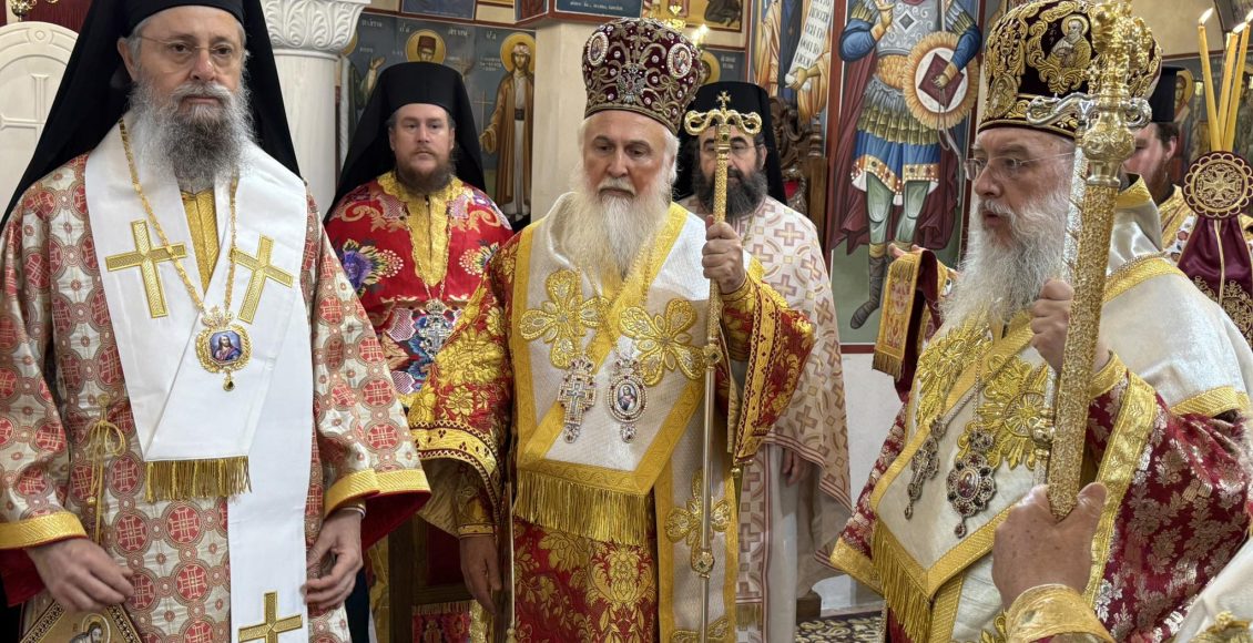 Πολυαρχιερατική-Θεία-Λειτουργία-και-απονομή-των-βραβείων-σε-5-κυρίες-του-Ενοριακού-Φιλόπτωχου-Ταμείου-στις-Σπέτσες