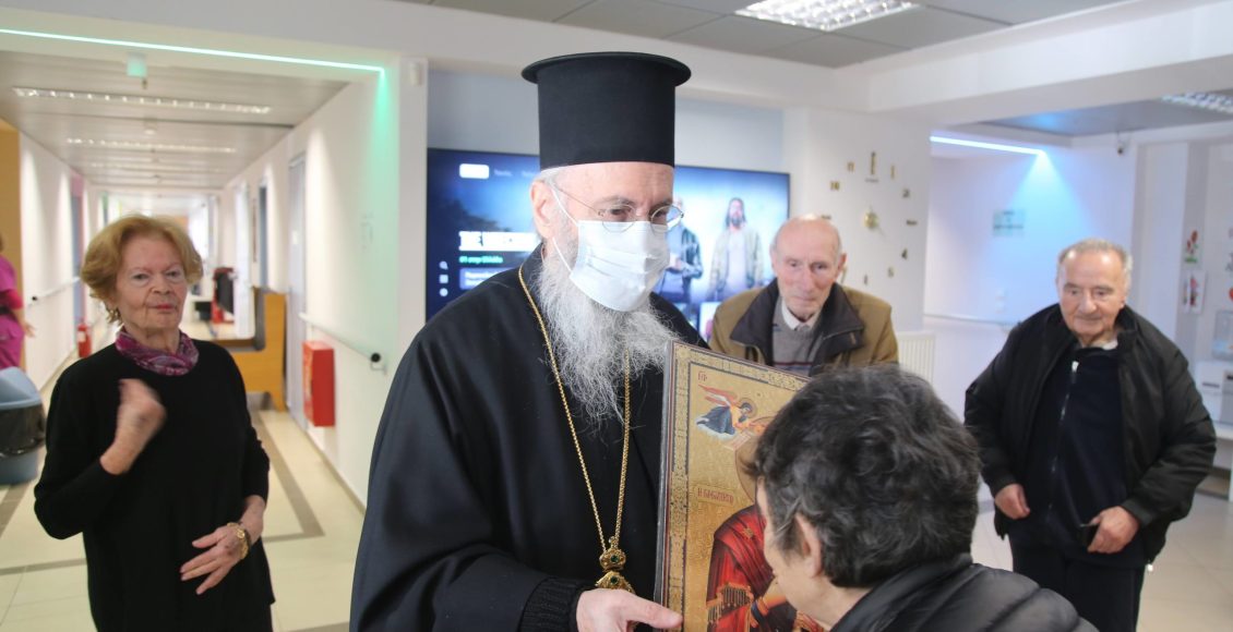 Επίσκεψη-Μητροπολίτη-Ναυπάκτου-στο-«Ενήλιον»-Γηροκομείο