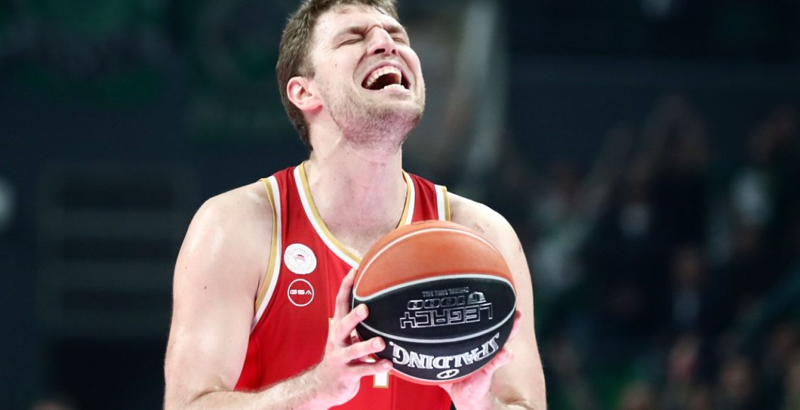 ΔΕΑΒ:-Οι-τιμωρίες-σε-Βεζένκοβ-και-Ολυμπιακό-για-το-επεισόδιο-με-τον-Πετρόπουλο