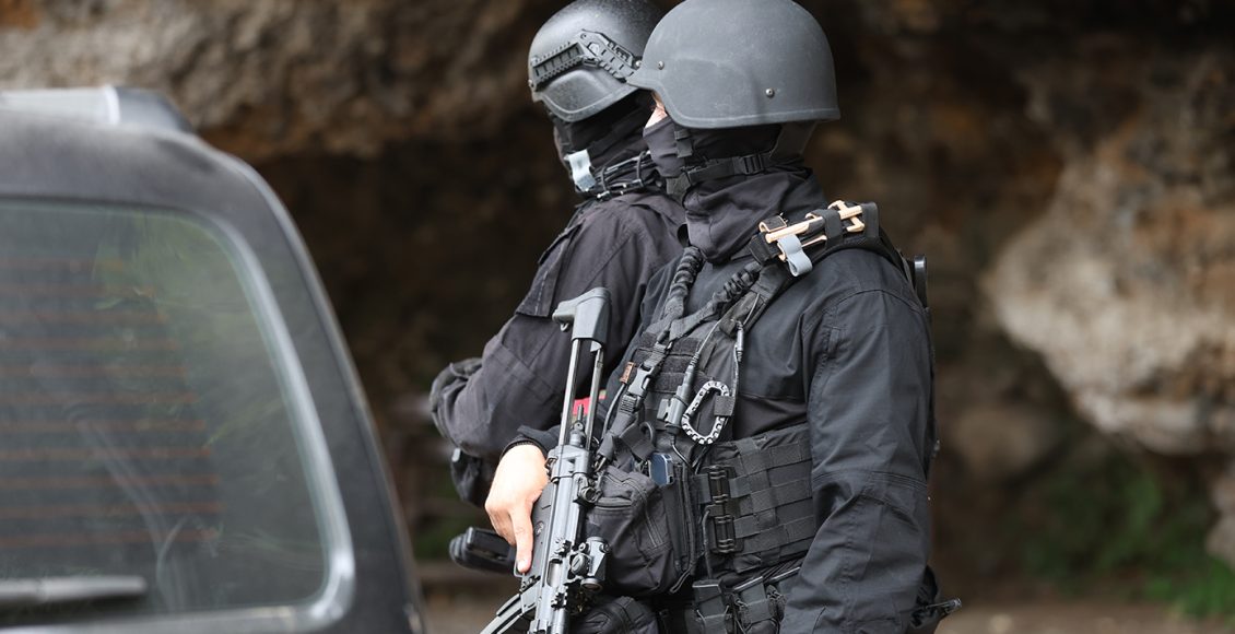 Αυτά-τα-όπλα-βρήκαν-κρυμμένα-σε-στάνη-«φάντασμα»-στα-Βορίζια