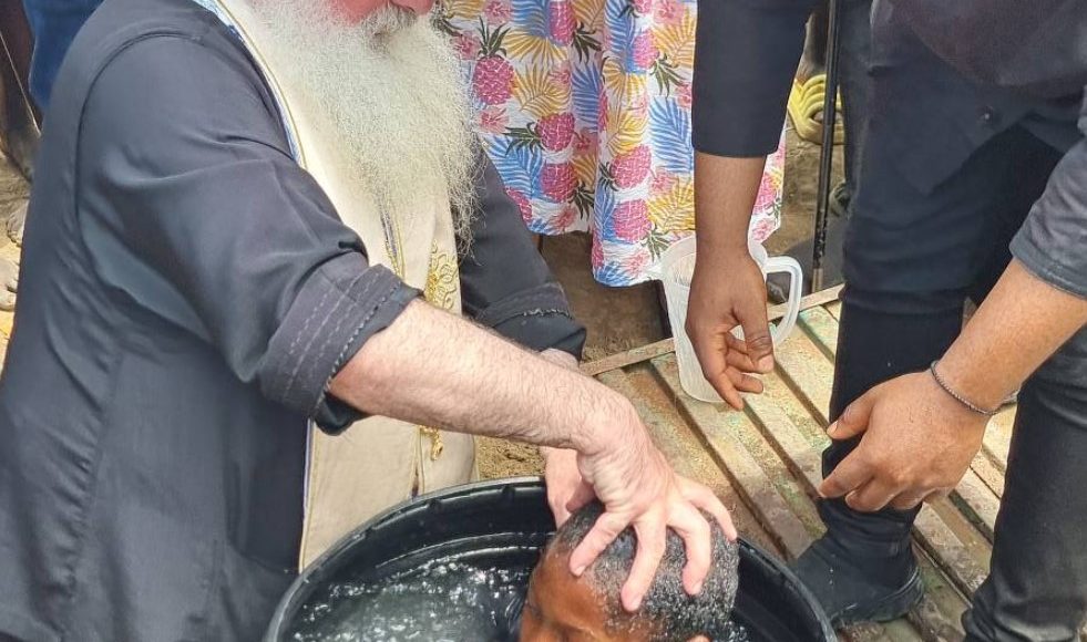 Εκατόν-πέντε-βαπτίσεις-στην-Ιερά-Μητρόπολη-Κινσάσας