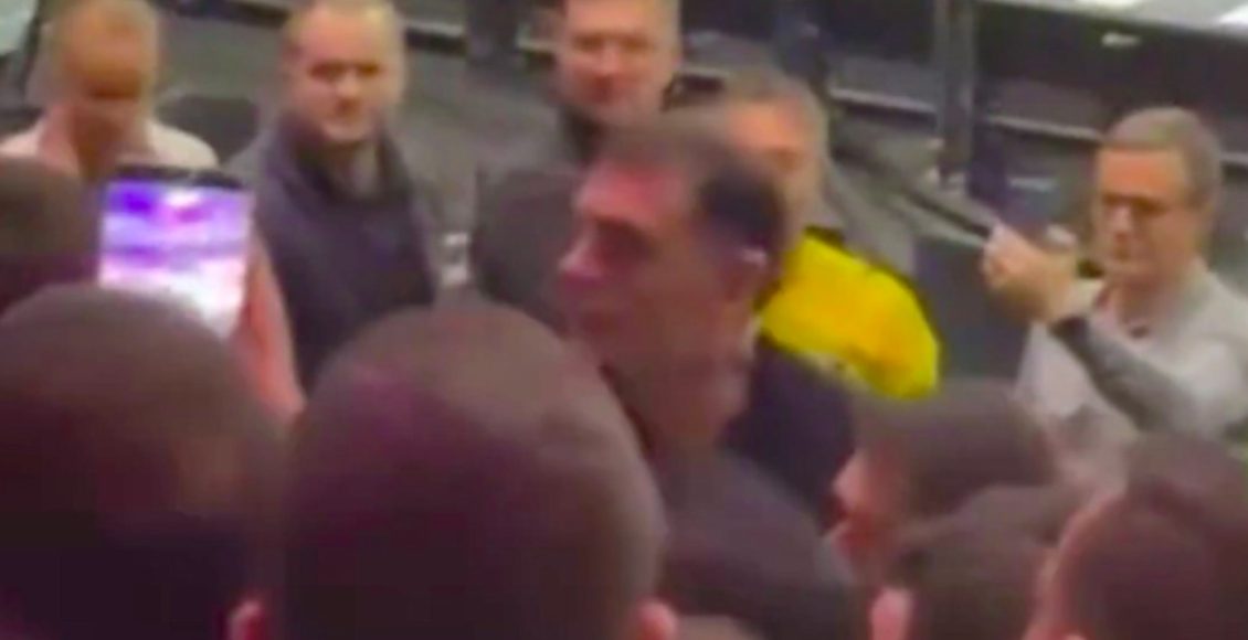 Ολυμπιακός:-Ένταση-ανάμεσα-σε-Μπαρτζώκα-και-οπαδό-του-Παναθηναϊκού-στο-Ντουμπάι