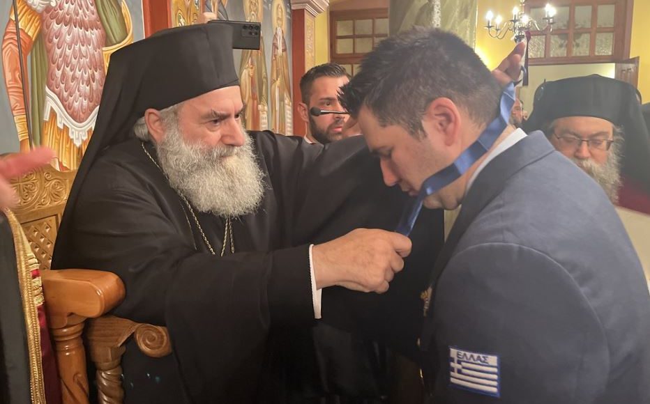 Γύθειο:-Η-Μητρόπολη-Μάνης-τίμησε-με-το-μετάλλιο-«Παναγία-η-Γιάτρισσα»-τον-Επισμηναγό-Γεώργιο-Σωτηρίου