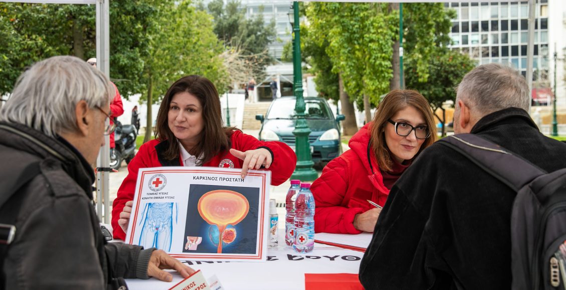 Ο-Ελληνικός-Ερυθρός-Σταυρός-διοργάνωσε-δράση-ενημέρωσης-και-ευαισθητοποίησης-για-τον-Καρκίνο-στην-Πλατεία-Συντάγματος