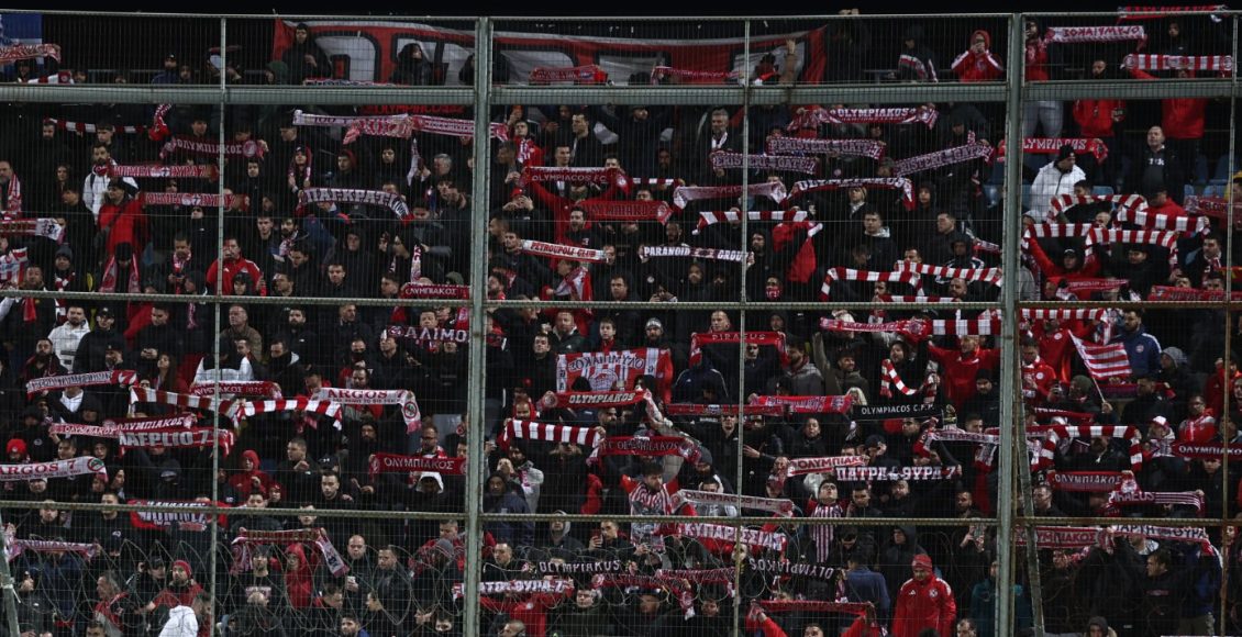 Αστέρας-Τρίπολης-–-Ολυμπιακός:-Αποθέωσαν-Μπαρτζώκα-οι-οπαδοί-των-«ερυθρόλευκων»