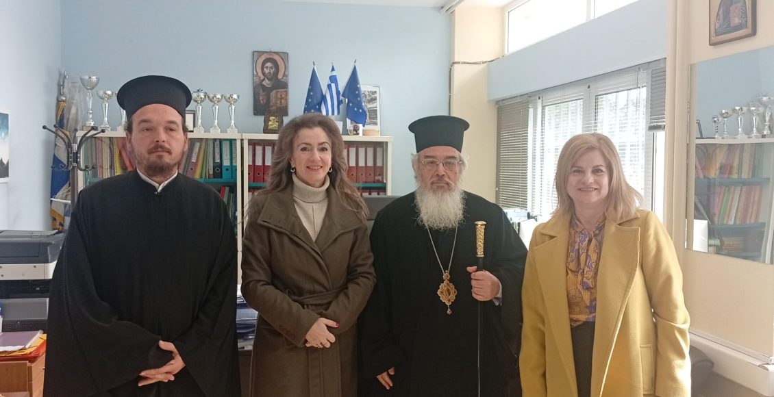 Επίσκεψη-του-Πρεβέζης-Χρυσοστόμου-στο-Γενικό-Λύκειο-Φιλιππιάδας