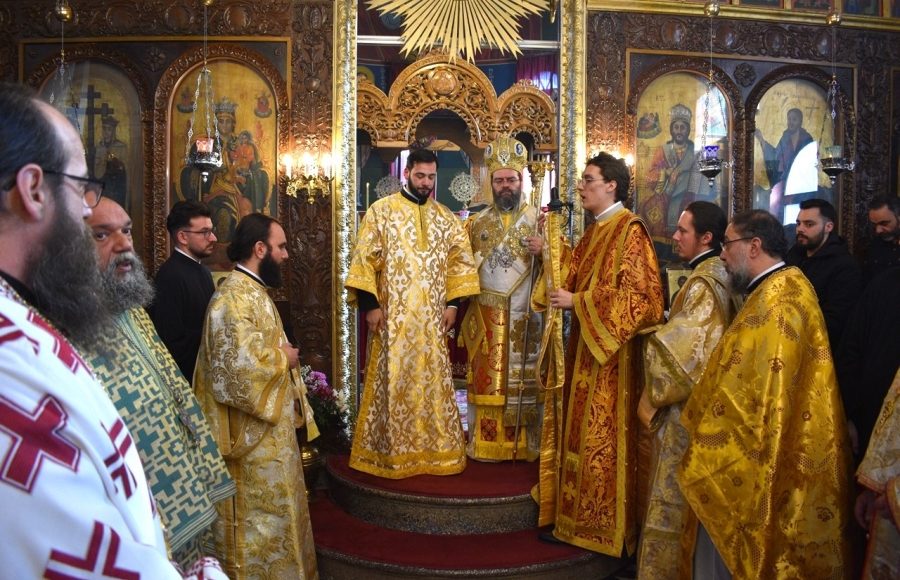 Χειροτονία-Διακόνου-στη-Μητρόπολη-Μαρωνείας