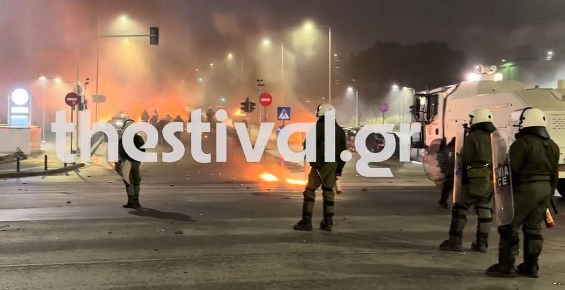 ΕΛΑΣ-για-τα-επεισόδια-στο-ΑΠΘ:-Αναίτια-και-απρόκλητη-επίθεση-κουκουλοφόρων-κατά-αστυνομικών-με-μεγάλο-αριθμό-μολότοφ