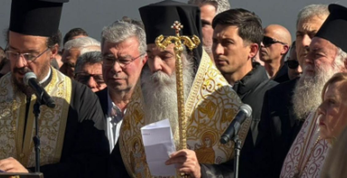 Ολυμπιακός:-Στο-μνημόσυνο-για-τα-θύματα-της-Θύρας-7,-ο-κοινοβουλευτικός-εκπρόσωπος-του-ΠΑΣΟΚ-Παύλος-Χρηστίδης