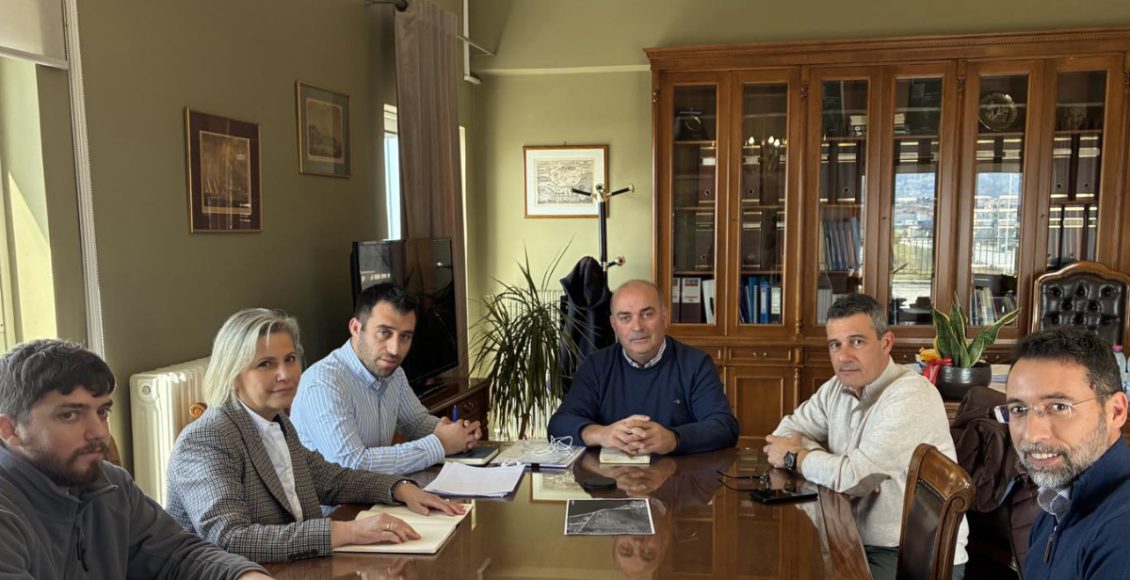 Συνάντηση-εργασίας-για-τη-μελέτη-αποκατάστασης-παραλιακού-πρανούς-στην-Επαρχιακή-Οδό-Ναύπλιο-–-Ίρια-από-την-Περιφέρεια-Πελοποννήσου-–-Περιφέρεια-Πελοποννήσου