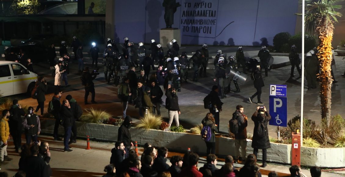 Πρυτανεία-ΑΠΘ:-Θλιβερή-μειοψηφία-μετέτρεψε-τον-χώρο-σε-θέατρο-εγκληματικών-συμπεριφορών-–-Εξετάζεται-η-ελεγχόμενη-πρόσβαση