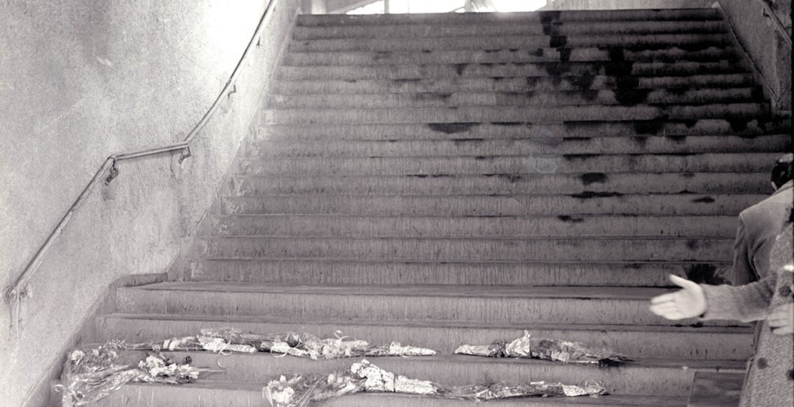 Θύρα-7:-Η-τραγωδία-που-πάγωσε-για-πάντα-το-ελληνικό-ποδόσφαιρο-–-Το-συλλογικό-τραύμα-του-ελληνικού-αθλητισμού